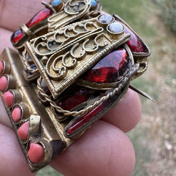 Antique Tibetan Brooch Pin 1.25" Elephant Coral Turquoise Glass‎ Brass C Clasp - Picture 4 of 11